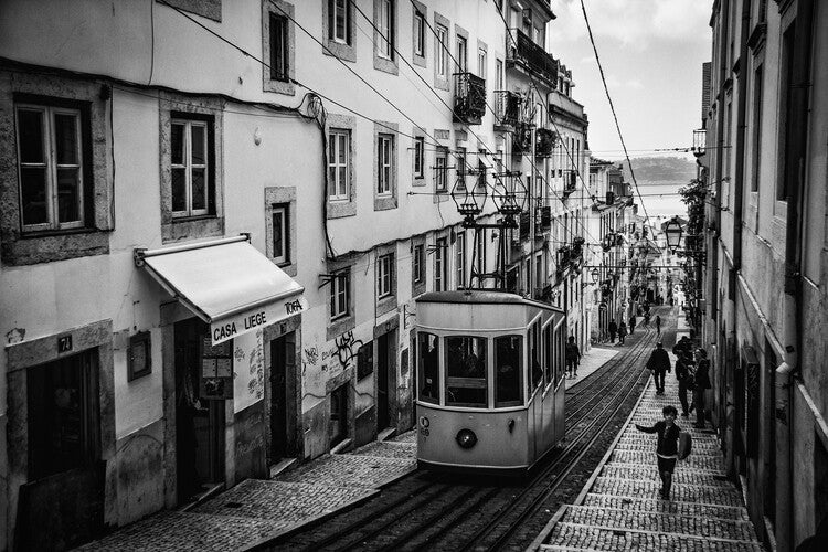 Leinwand Poster, Bilder Tram in Lisbon, Adolfo Urrutia, 90 × 60 cm