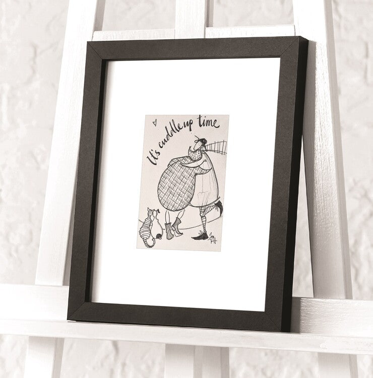 Sam Toft - It‘s Cuddle Up Time Gerahmte Poster, Bilder, 34.3 × 44.5 cm