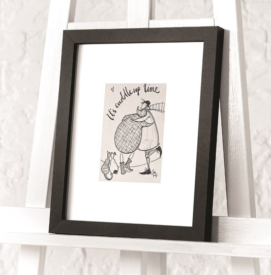 Sam Toft - It‘s Cuddle Up Time Gerahmte Poster, Bilder, 34.3 × 44.5 cm