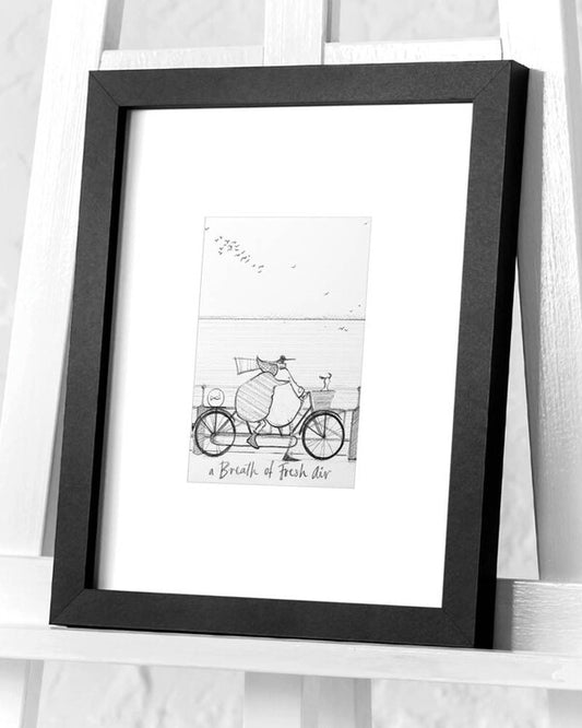 Sam Toft - A Breath of Fresh Air Gerahmte Poster, Bilder, 34.3 × 44.5 cm