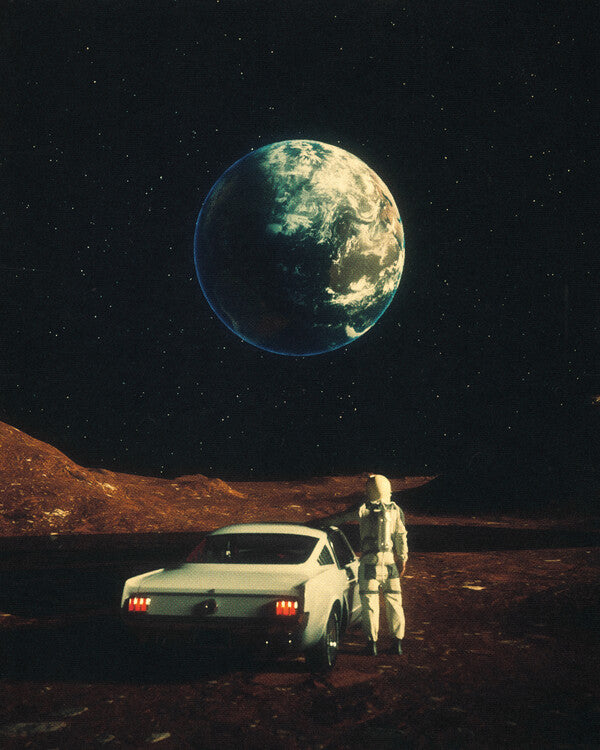 Leinwand Poster, Bilder Far From Home - Retro-Futuristic Astronaut Art, 70 × 90 cm
