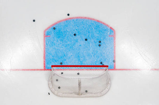 Leinwand Poster, Bilder Hockey Net with Pucks from Above, Jacob Kupferman, 90 × 60 cm