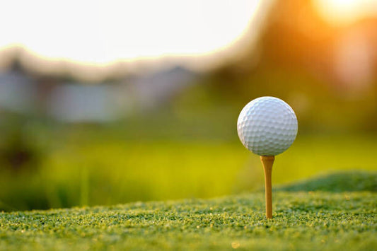 Leinwand Poster, Bilder Golf ball on tee in the, Somchai Sookkasem, 90 × 60 cm