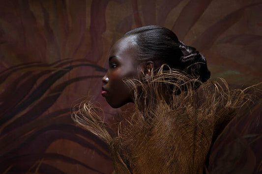 Leinwand Poster, Bilder Beauty Portrait of woman entwined in palm bark, Ralf Nau, 90 × 60 cm