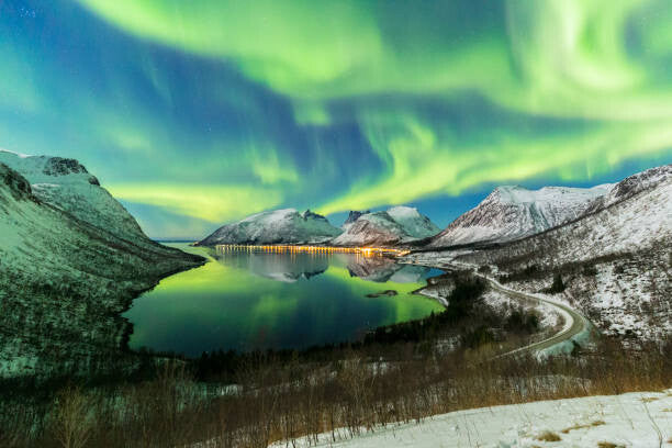 Leinwand Poster, Bilder The aurora borealis lights up in, Francesco Bergamaschi, 90 × 60 cm